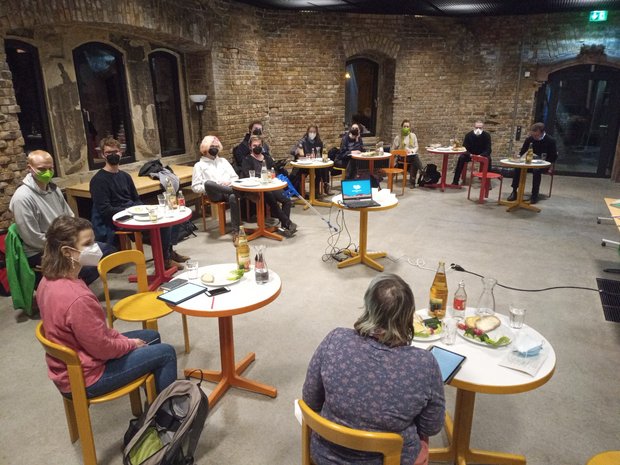Die BJK Dresden bei ihrer ersten Sitzuung im Jugendzentrum Jugendkirche Dresden.